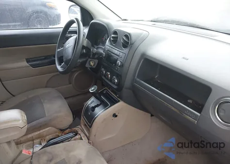 2010 Jeep Compass Sport from USA, damaged, VIN 1J4NT4FB8AD558082